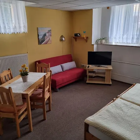 公寓 Gaestezimmer Kaempfe 魏玛